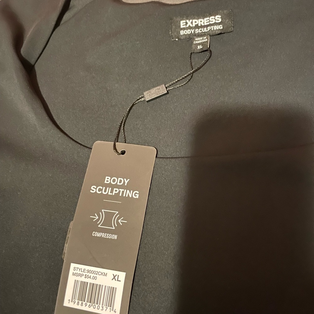 Express Black Scoop-Neck Sleeveless Bodysuit - Picture 3 of 5